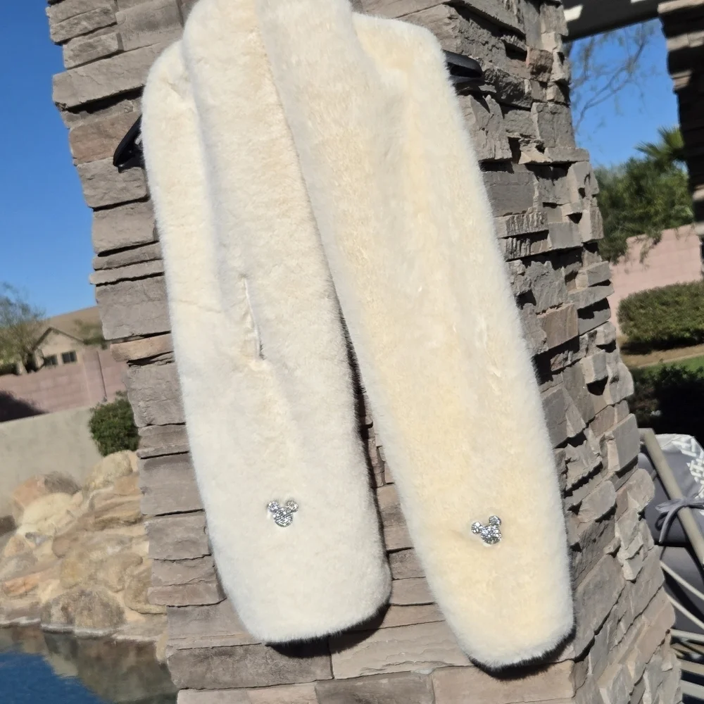 NWT Disney Jeweled Faux Fur Collar Shawl Wrap Neck Warmer Cream White